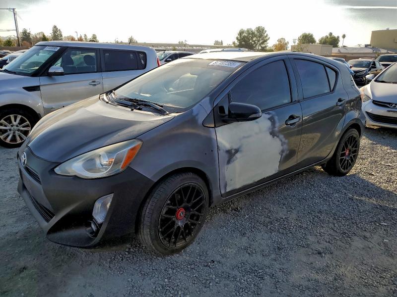 Фото 1 - TOYOTA PRIUS