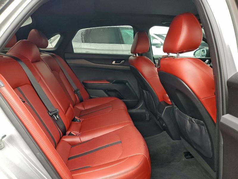 Фото 10 - KIA K5