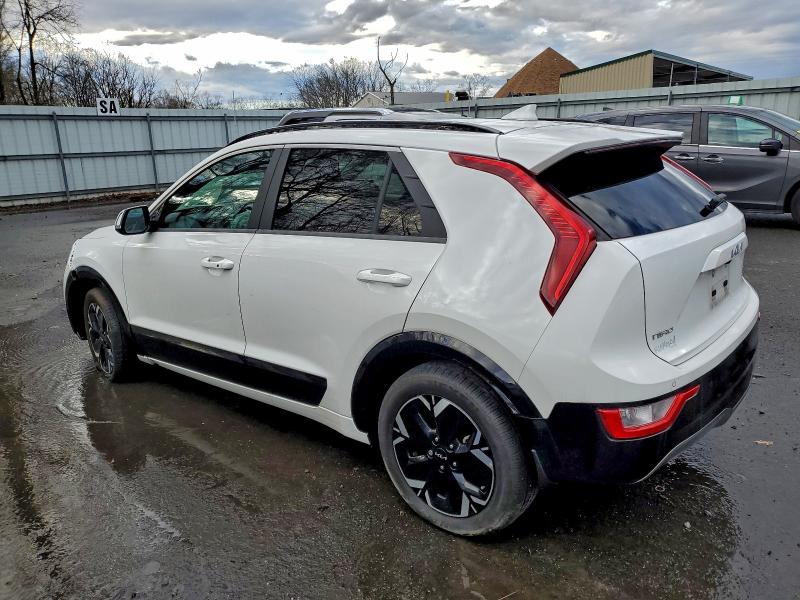 Фото 2 - KIA NIRO WIND