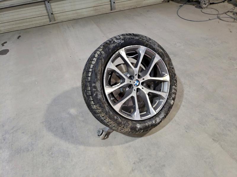 Фото 13 - BMW X5