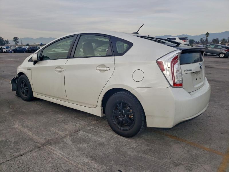 Фото 2 - TOYOTA PRIUS