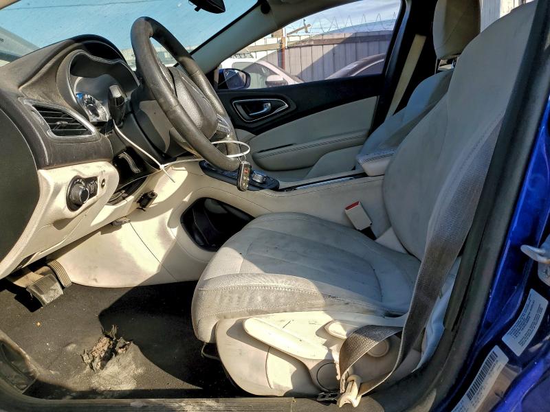 Фото 7 - CHRYSLER 200