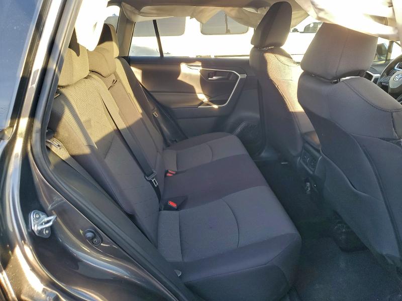 Фото 11 - TOYOTA RAV4