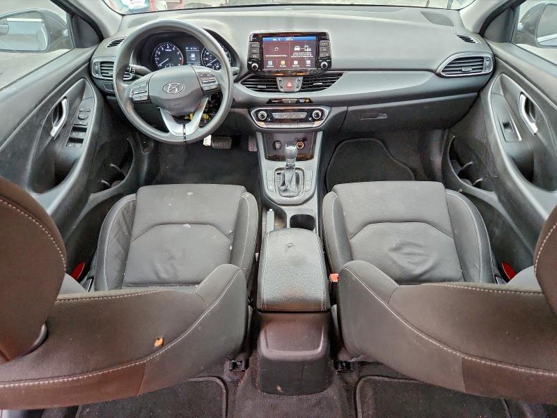 Фото 8 - HYUNDAI ELANTRA