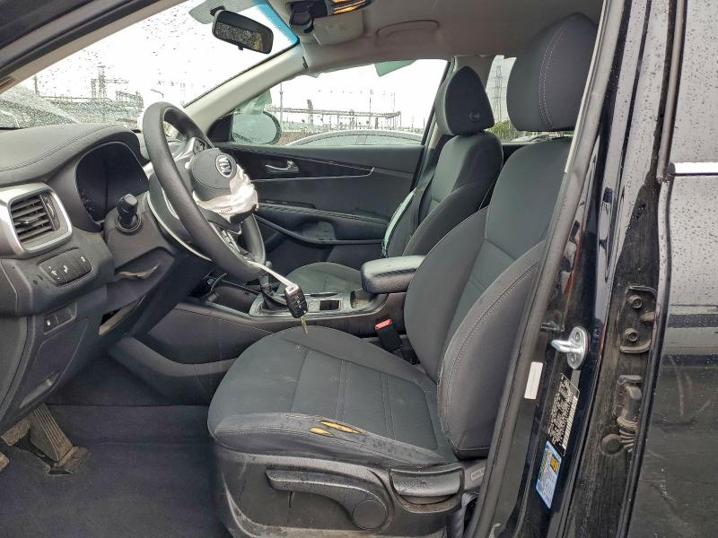 Фото 7 - KIA SORENTO