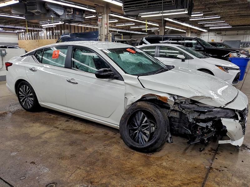 Фото 4 - NISSAN ALTIMA