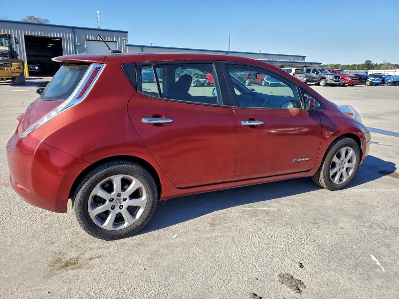 Фото 3 - NISSAN LEAF
