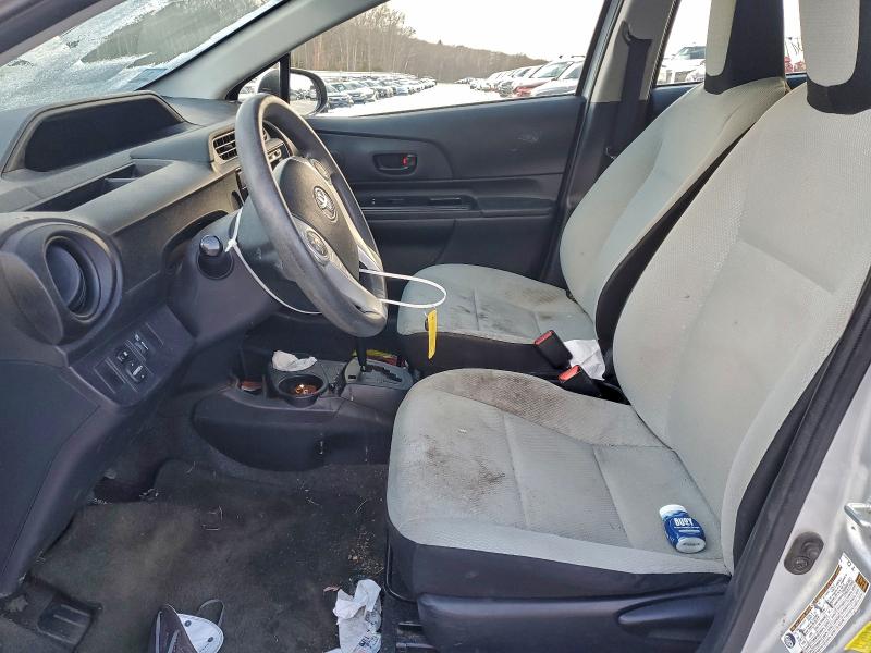 Фото 7 - TOYOTA PRIUS