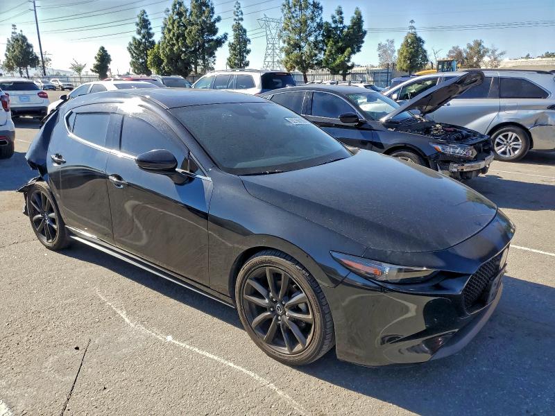 Фото 4 - MAZDA 3