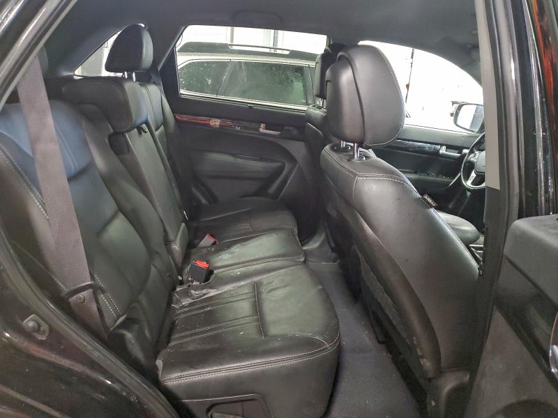 Фото 11 - KIA SORENTO