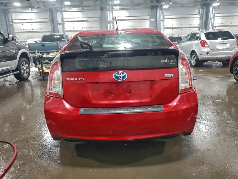 Фото 6 - TOYOTA PRIUS