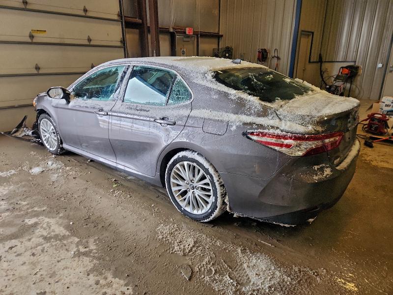 Фото 2 - TOYOTA CAMRY