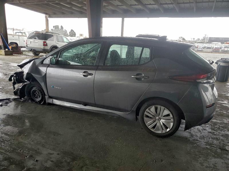 Фото 2 - NISSAN LEAF