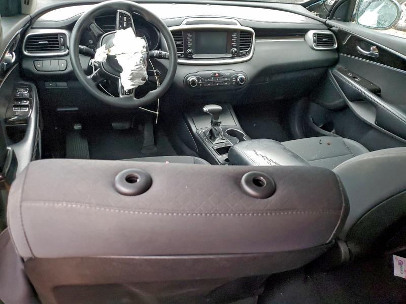 Фото 8 - KIA SORENTO