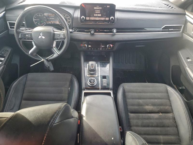 Фото 8 - MITSUBISHI OUTLANDER