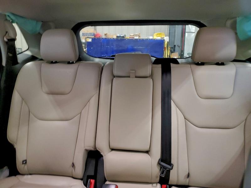 Фото 10 - FORD EDGE