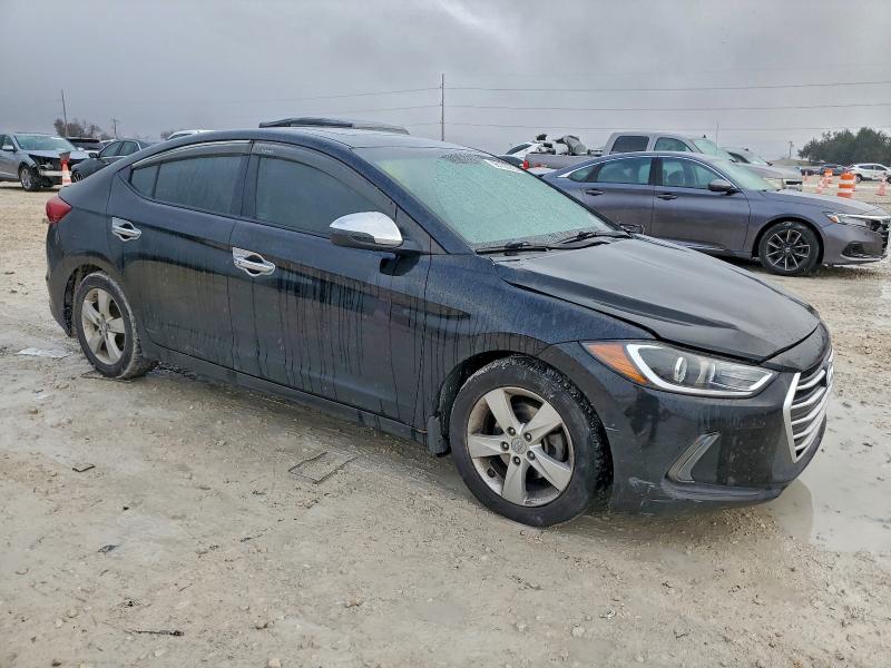 Фото 4 - HYUNDAI ELANTRA