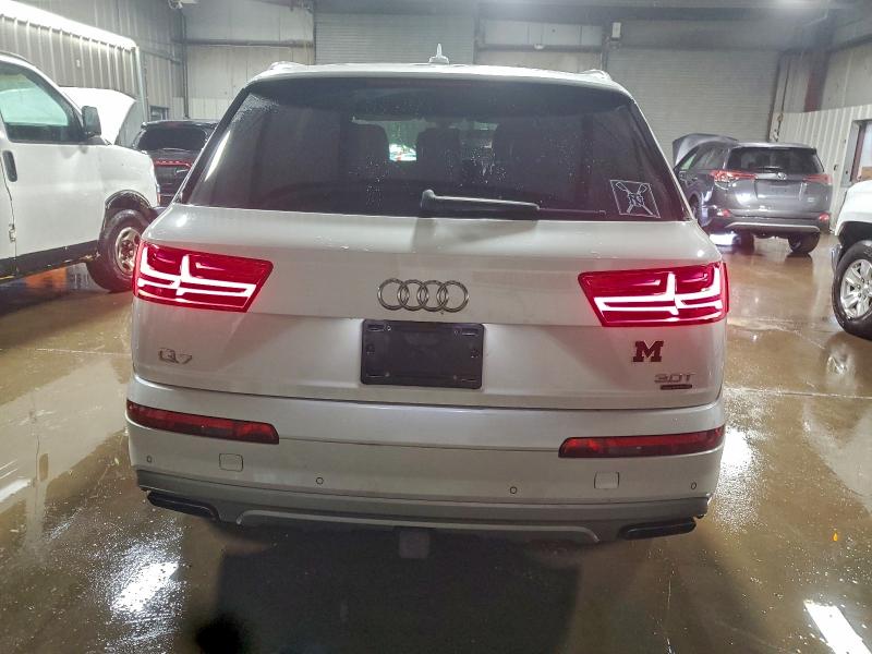 Фото 6 - AUDI Q7