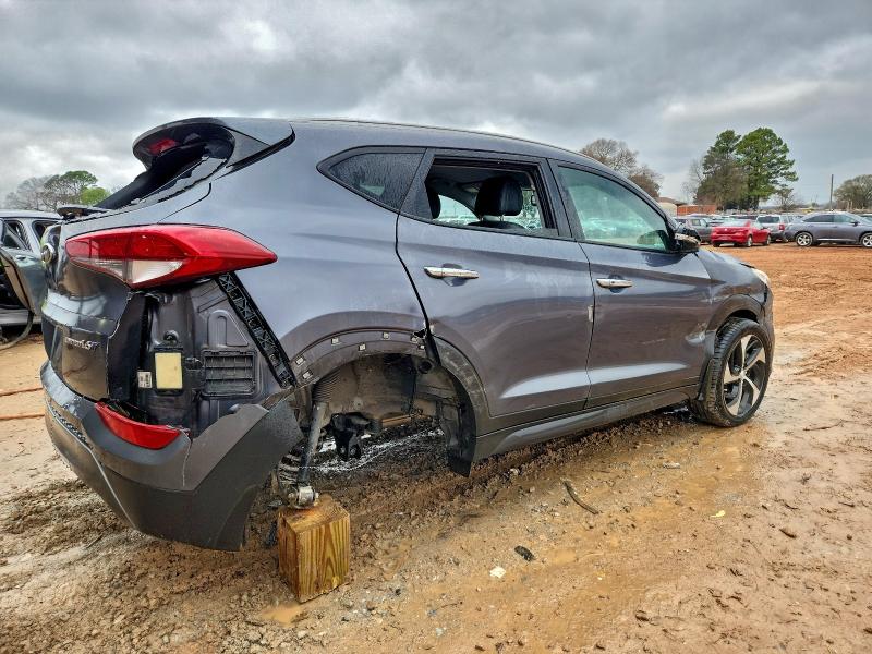 Фото 3 - HYUNDAI TUCSON