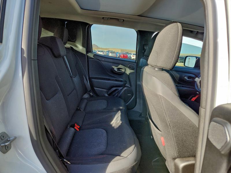 Фото 10 - JEEP RENEGADE