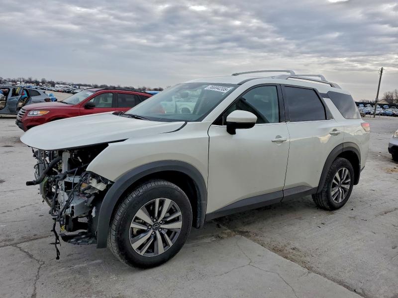 Фото 1 - NISSAN PATHFINDER