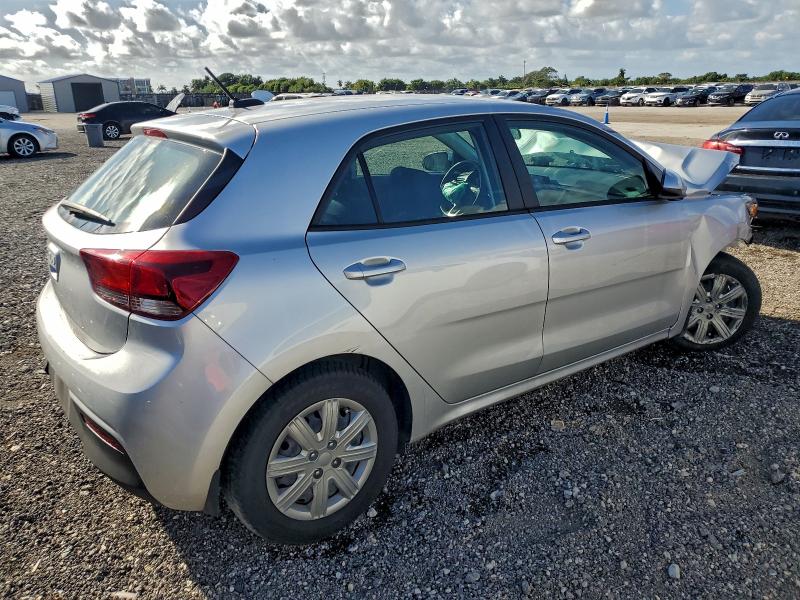 Фото 3 - KIA RIO