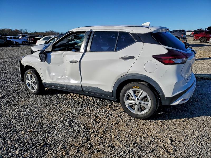 Фото 2 - NISSAN KICKS