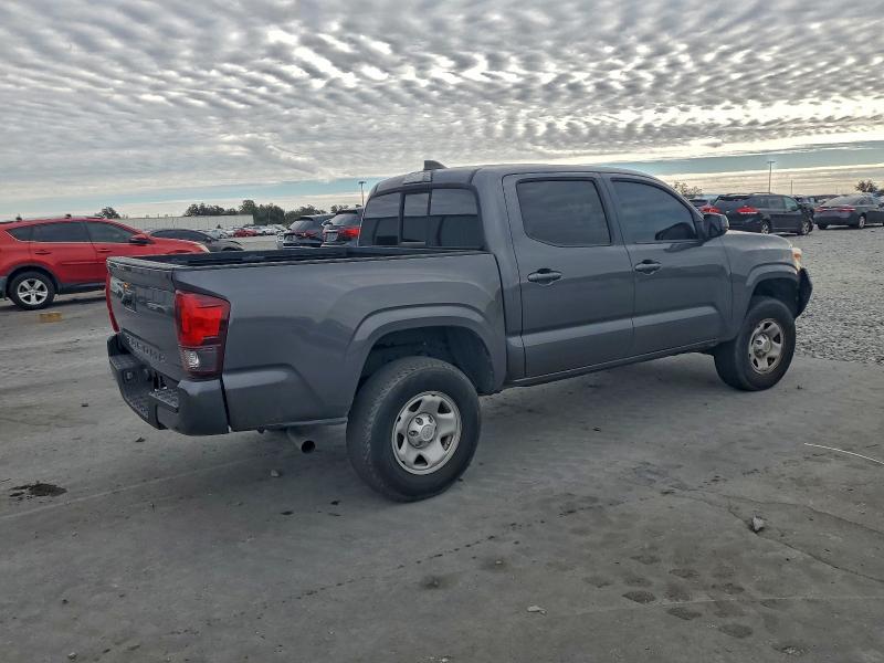 Фото 3 - TOYOTA TACOMA