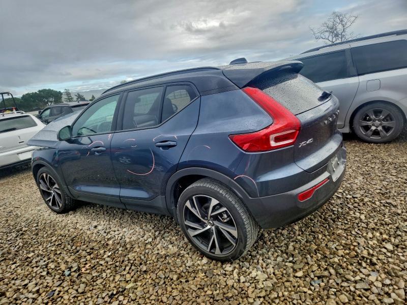 Фото 2 - VOLVO XC40