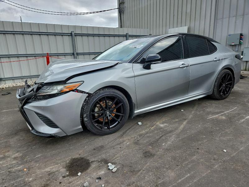 Фото 1 - TOYOTA CAMRY