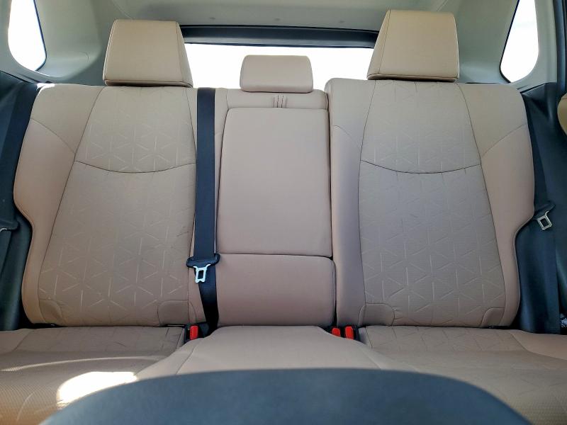 Фото 10 - TOYOTA RAV4