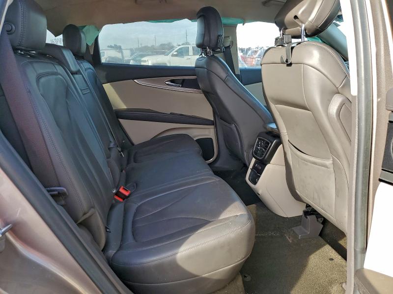 Фото 11 - LINCOLN NAUTILUS