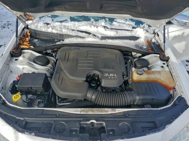 Фото 11 - CHRYSLER 300