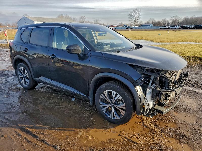 Фото 4 - NISSAN ROGUE