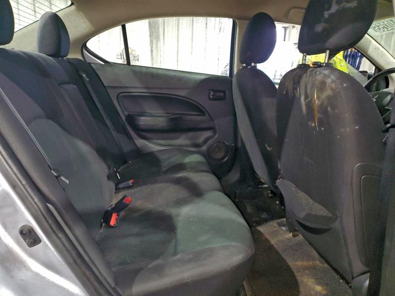 Фото 10 - MITSUBISHI MIRAGE