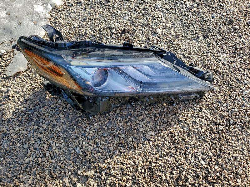 Фото 12 - TOYOTA CAMRY