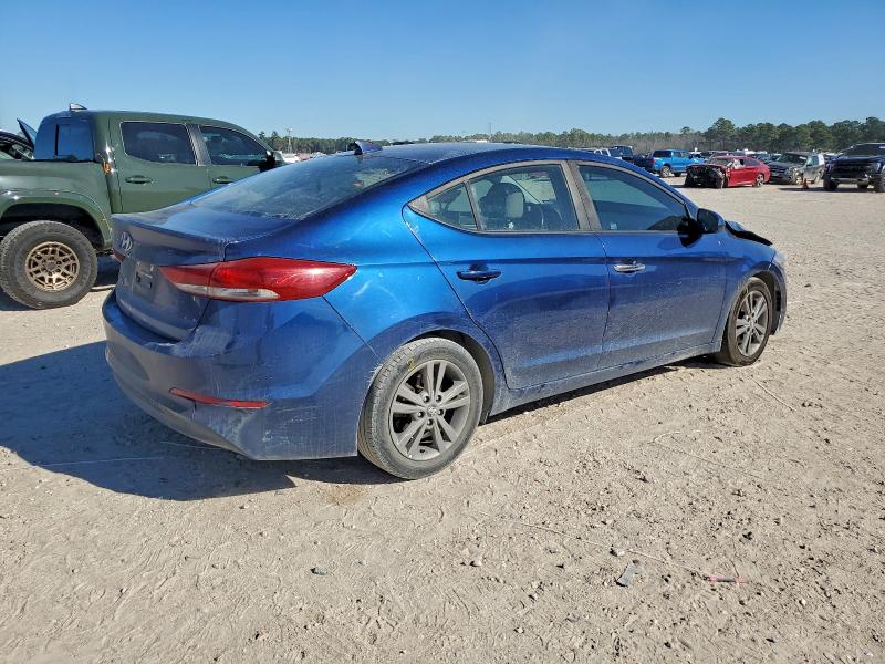 Фото 3 - HYUNDAI ELANTRA