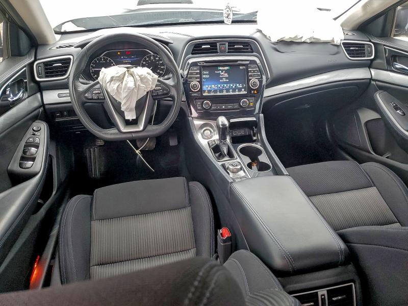 Фото 8 - NISSAN MAXIMA