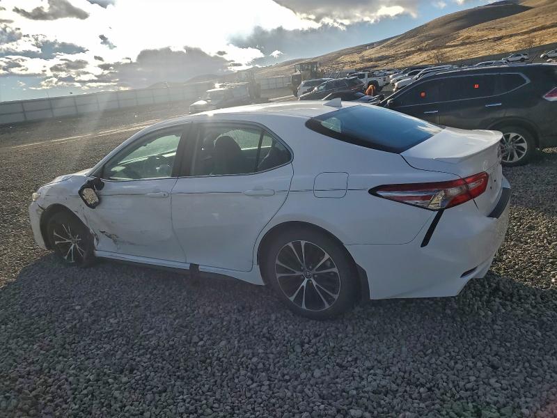 Фото 2 - TOYOTA CAMRY