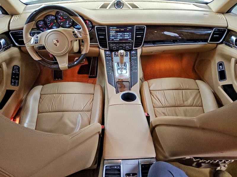 Фото 8 - PORSCHE PANAMERA