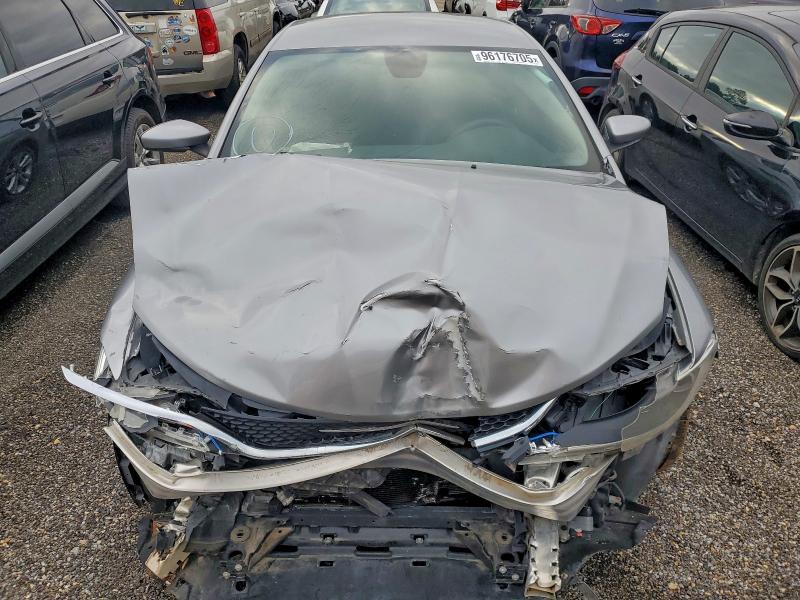 Фото 5 - CHRYSLER 200