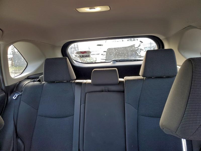 Фото 10 - TOYOTA RAV4