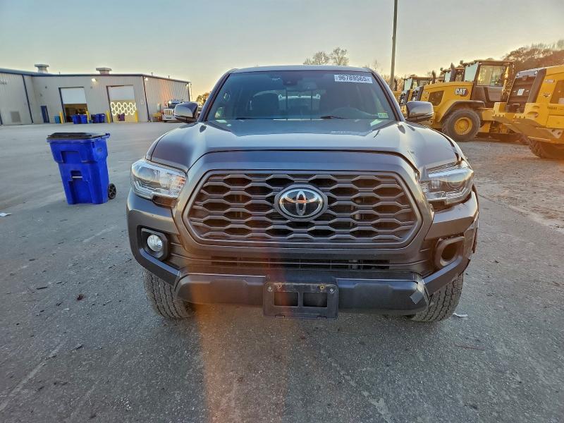 Фото 5 - TOYOTA TACOMA