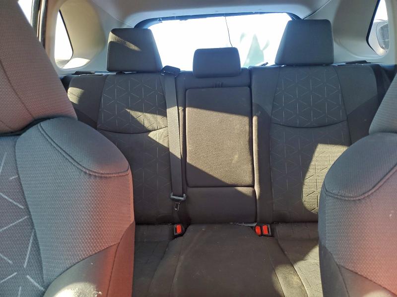 Фото 10 - TOYOTA RAV4