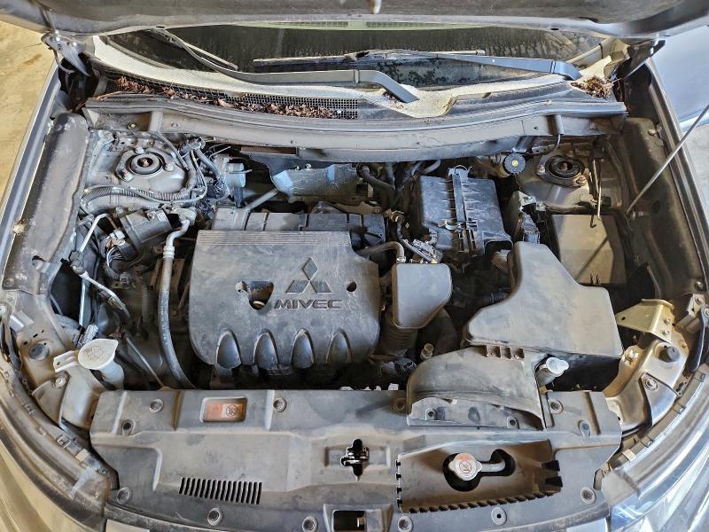 Фото 12 - MITSUBISHI OUTLANDER