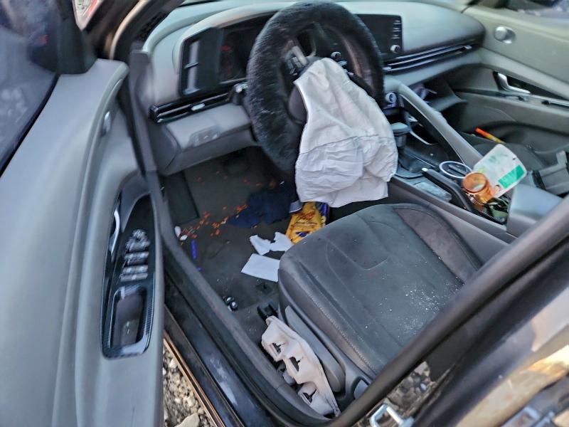 Фото 8 - HYUNDAI ELANTRA