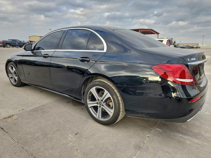 Фото 2 - MERCEDES-BENZ E-CLASS