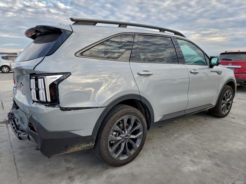 Фото 3 - KIA SORENTO