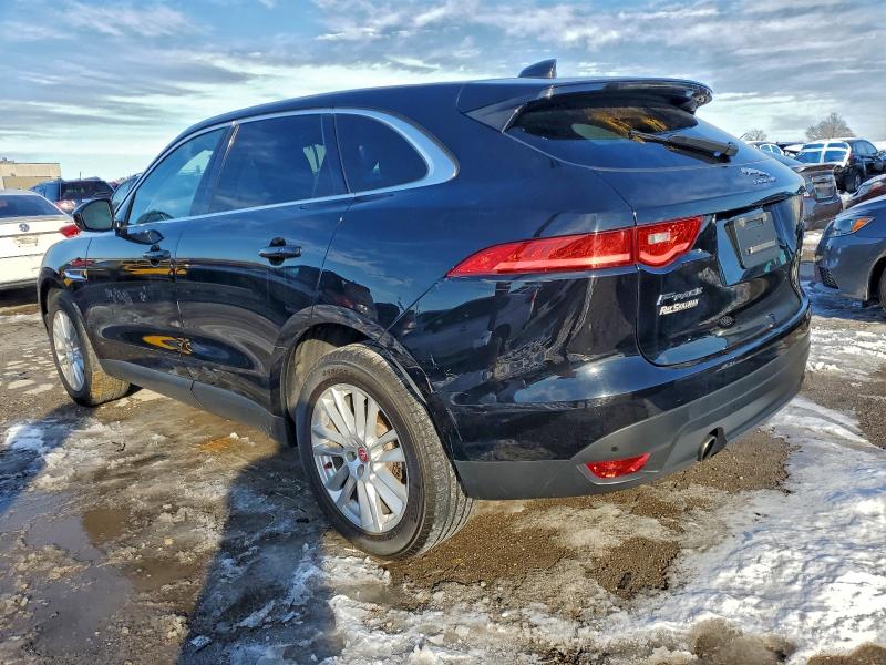 Фото 2 - JAGUAR F-PACE