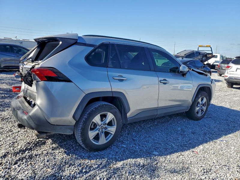 Фото 3 - TOYOTA RAV4